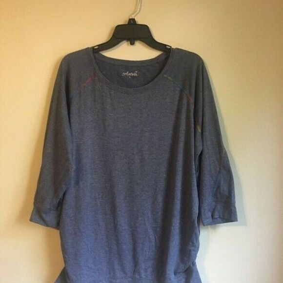 Avera large navy top - Picture 1 of 3